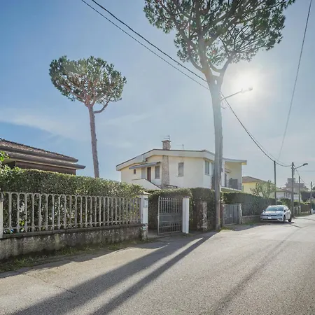 Caterina By Interhome * Marina di Pietrasanta